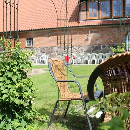 Prázdninový dům Mansion In With Terrace, Garden, Bbq, Pond, Bicycles Gressow